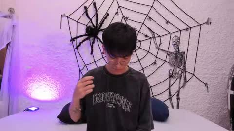 Snapshot of _alexandersawyer_ chatting on 10.10.25 Alexander online show from 10.10.25