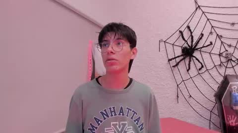 Snapshot of _alexandersawyer_ chatting on 10.13.25 Alexander online show from 10.13.25