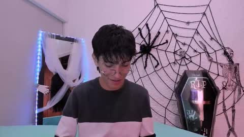 Snapshot of _alexandersawyer_ chatting on 10.14.25 Alexander online show from 10.14.25