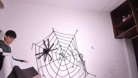 Snapshot of _alexandersawyer_ chatting on 10.16.25 Alexander online show from 10.16.25