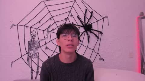 Snapshot of _alexandersawyer_ chatting on 10.18.25 Alexander online show from 10.18.25