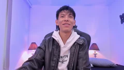 Snapshot of _alexandersawyer_ chatting on 11.05.25 Alexander online show from 11.05.25