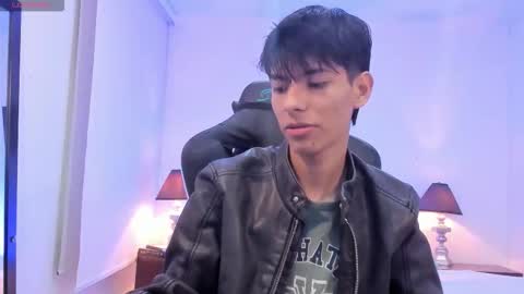 Snapshot of _alexandersawyer_ chatting on 11.06.25 Alexander online show from 11.06.25