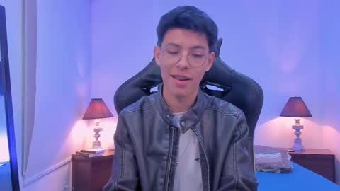 Snapshot of _alexandersawyer_ chatting on 11.17.25 Alexander online show from 11.17.25