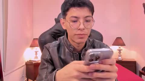 Snapshot of _alexandersawyer_ chatting on 11.18.25 Alexander online show from 11.18.25