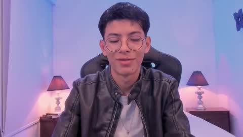 Snapshot of _alexandersawyer_ chatting on 11.19.25 Alexander online show from 11.19.25