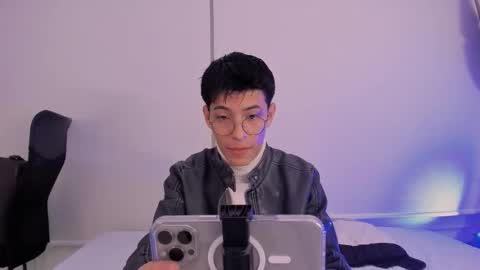 Snapshot of _alexandersawyer_ chatting on 11.22.25 Alexander online show from 11.22.25