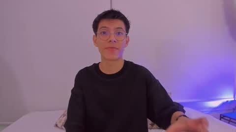 Snapshot of _alexandersawyer_ chatting on 11.29.25 Alexander online show from 11.29.25