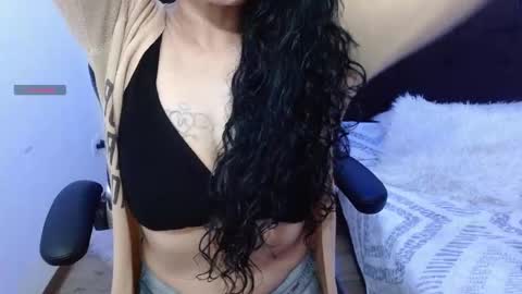 Snapshot of _alexandrajones chatting on 09.26.25 Alexandra online show from 09.26.25