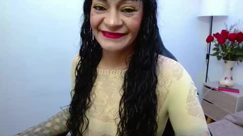 Snapshot of _alexandrajones chatting on 10.05.25 Alexandra online show from 10.05.25