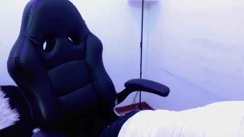 Snapshot of _alexandrajones chatting on 11.15.25 Alexandra online show from 11.15.25