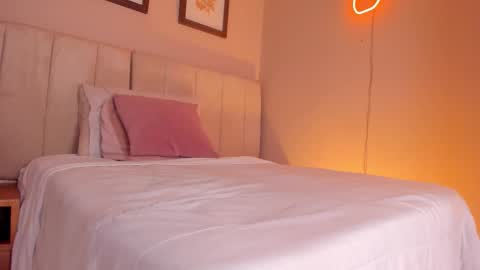 Snapshot of _alison_c chatting on 10.15.25 Hii I m Alison online show from 10.15.25