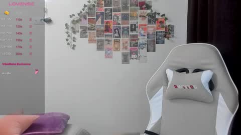 Snapshot of _alissaa_ chatting on 12.01.25 Alice online show from 12.01.25