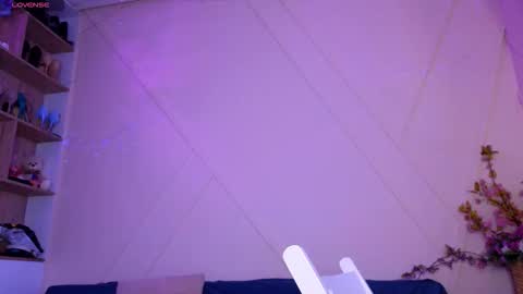 Mia online show from 10.06.25