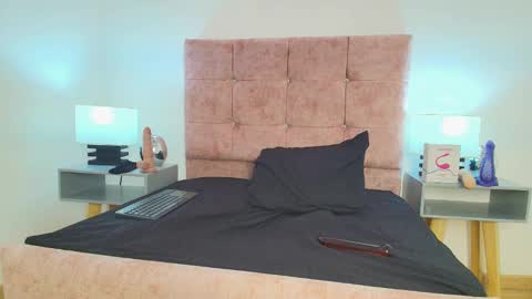 _andrewfalcon2 online show from 01.14.25