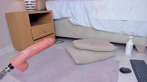 ngela  online show from 01.30.25