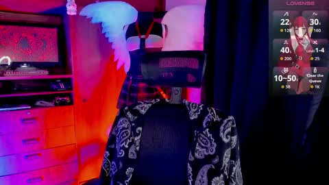 Angell Dustt  online show from 04.29.26