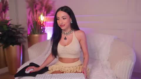 Snapshot of _anna_bloom chatting on 06.29.26 Anna online show from 06.29.26