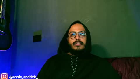 Annie Andrick online show from 10.10.25