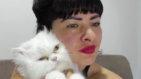 antonia online show from 02.05.25