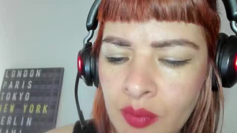 Snapshot of _antomouth_paradise chatting on 02.11.26 antonia online show from 02.11.26