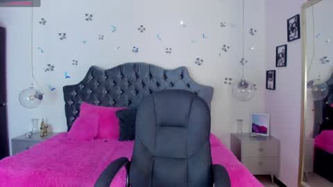 antonnela online show from 02.04.25