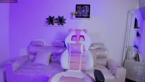    online show from 04.25.26