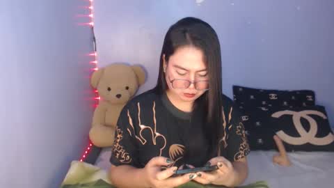 Snapshot of _arah chatting on 02.22.26 arah online show from 02.22.26