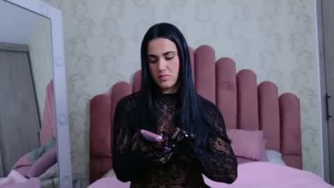 Snapshot of _ariannacruz chatting on 10.25.25 Queen Cruz online show from 10.25.25