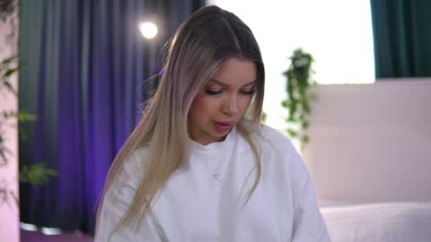 Arielle online show from 04.23.26