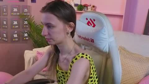 Snapshot of _ash_leyy_ chatting on 05.18.26 _ash_leyy_ online show from 05.18.26
