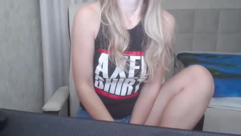 Snapshot of _ashley_blond_ chatting on 10.05.25 Ashlee Bond online show from 10.05.25