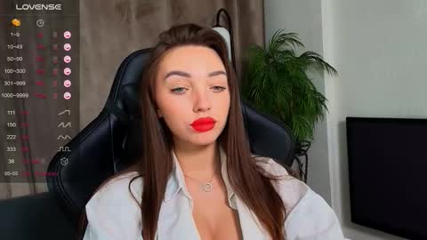 Snapshot of _asteria chatting on 11.20.25 Emilia online show from 11.20.25