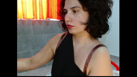 Snapshot of _atenea_golden chatting on 09.29.25 atenea online show from 09.29.25