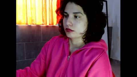 Snapshot of _atenea_golden chatting on 10.02.25 atenea online show from 10.02.25