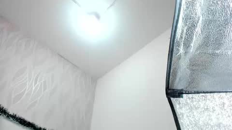 Aura online show from 12.22.25