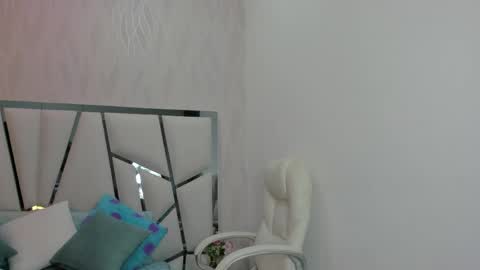 Aura online show from 04.23.26