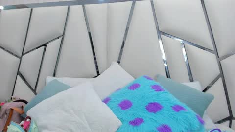 Aura online show from 05.16.26