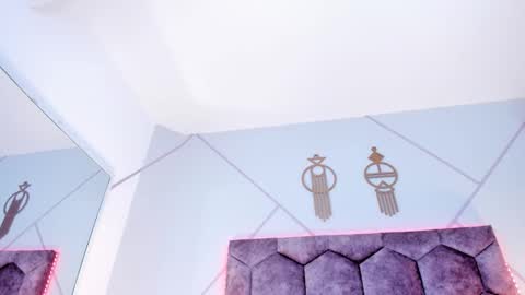 Snapshot of _aurora_collins_ chatting on 11.06.25 _aurora_collins_ online show from 11.06.25