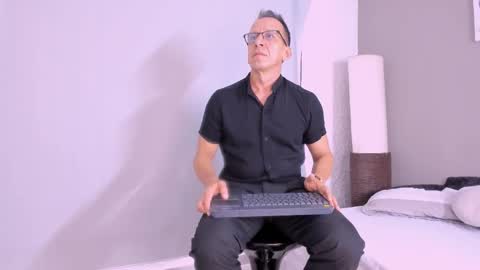 _axelking_ online show from 10.15.25