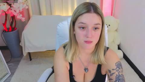 Snapshot of _b00bss_ chatting on 11.27.25 Jess online show from 11.27.25