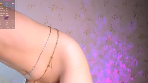 Snapshot of _b_a_n_s_h_e_e_ chatting on 09.15.25 Emily - BLONDE Jennifer - RED hair online show from 09.15.25