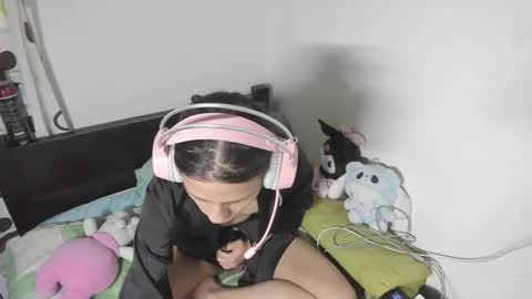 _baby_vi online show from 12.17.25