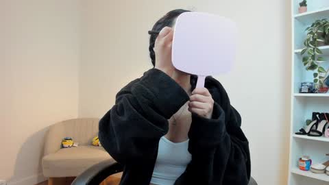 Snapshot of _bellaevans_ chatting on 01.23.25 Bella Evans online show from 01.23.25