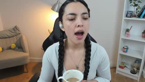 Snapshot of _bellaevans_ chatting on 03.01.25 Bella Evans online show from 03.01.25