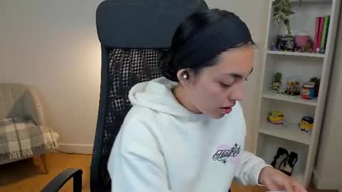 Bella Evans online show from 06.11.26