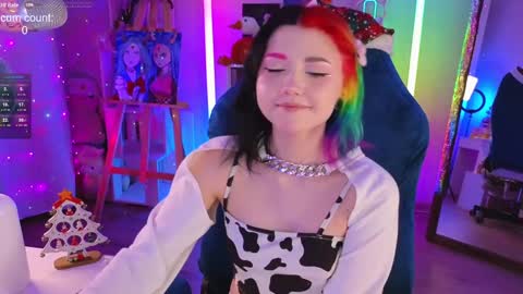 Snapshot of _biscuitty chatting on 01.08.25 Alice .. online show from 01.08.25