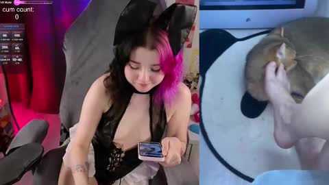 Snapshot of _biscuitty chatting on 09.28.25 Alice .. online show from 09.28.25