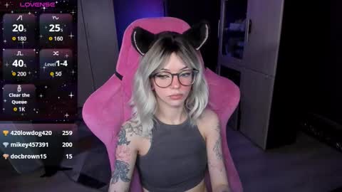 Olivia Subscribe to my Fansly -   online show from 02.09.26