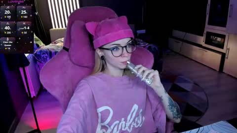Olivia Subscribe to my Fansly -   online show from 05.02.26